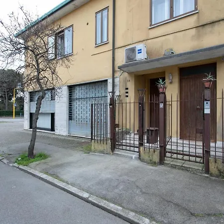 The Molin - Venedigs Lido